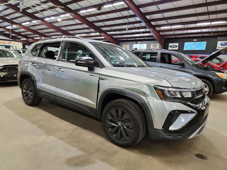 Продаж на аукціоні авто 2024 Volkswagen Taos, vin: 3VV5X7B27RM105736, номер лоту: 62461676
