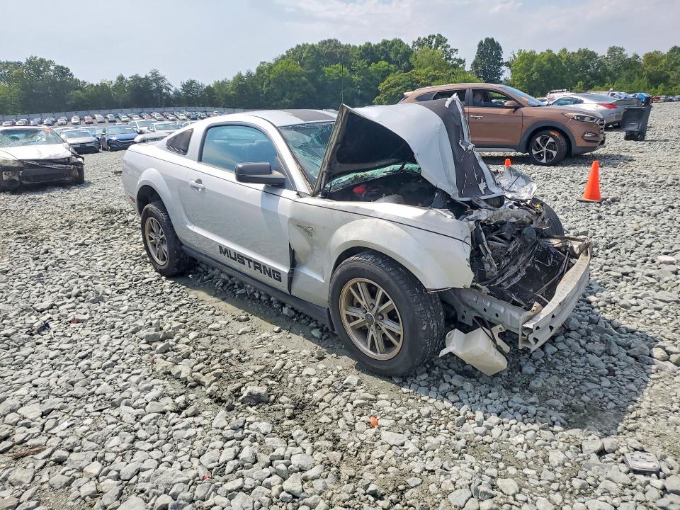 61848786 :رقم المزاد ، 1ZVFT80N655138452 vin ، 2005 Ford Mustang مزاد بيع