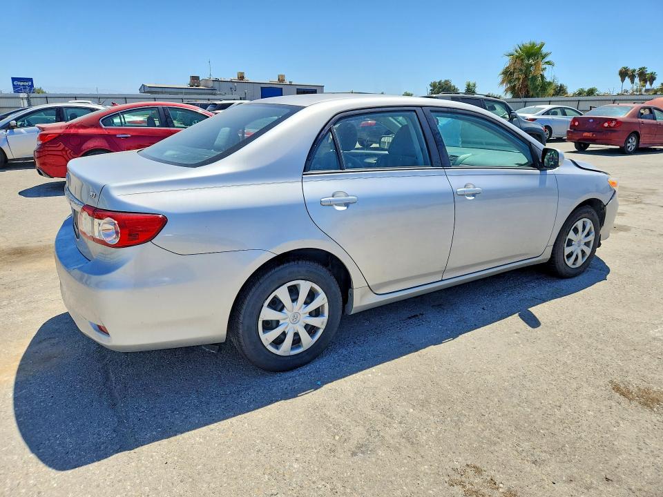 62616736 :رقم المزاد ، 2T1BU4EE8BC721300 vin ، 2011 Toyota Corolla مزاد بيع