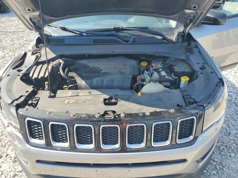 60335546 :رقم المزاد ، 3C4NJDABXJT464900 vin ، 2018 Jeep Compass مزاد بيع