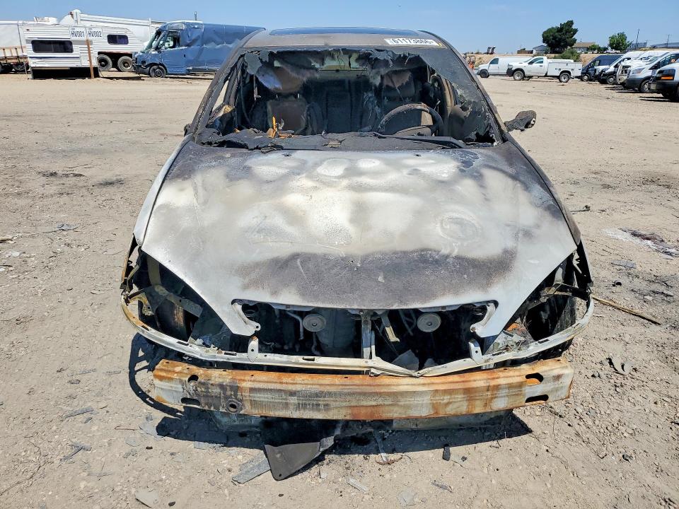 61173866 :رقم المزاد ، JTDBE32K320127581 vin ، 2002 Toyota Camry مزاد بيع