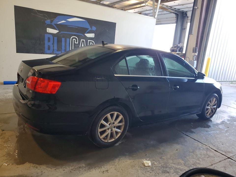 60056916 :رقم المزاد ، 3VWD17AJ9EM425927 vin ، 2014 Volkswagen Jetta مزاد بيع