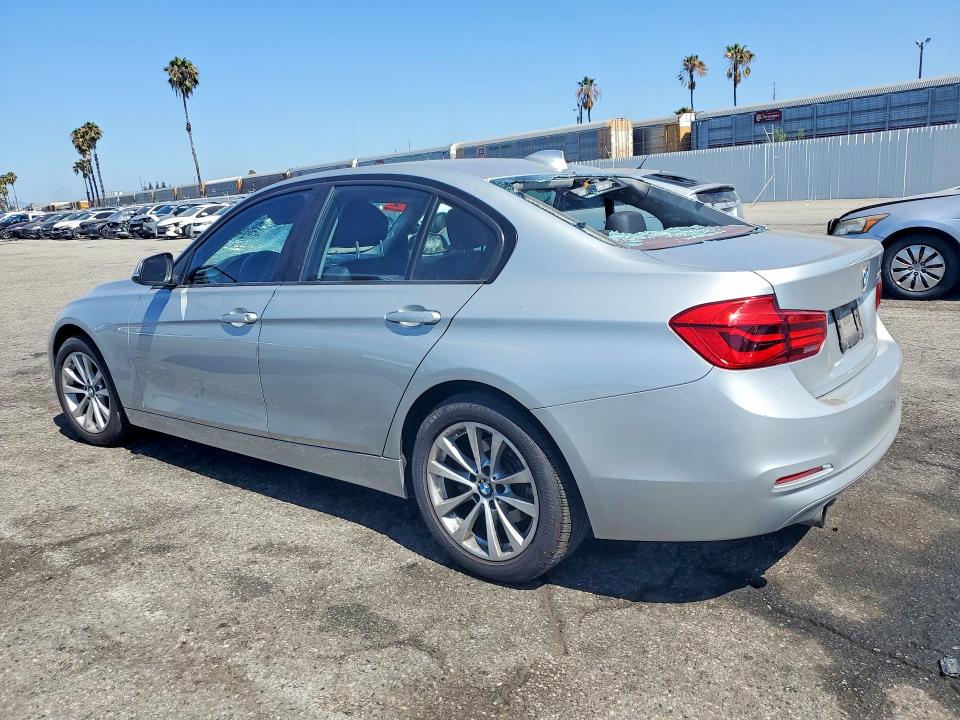 61334556 :رقم المزاد ، WBA8A9C57JAH12335 vin ، 2018 Bmw 320 مزاد بيع