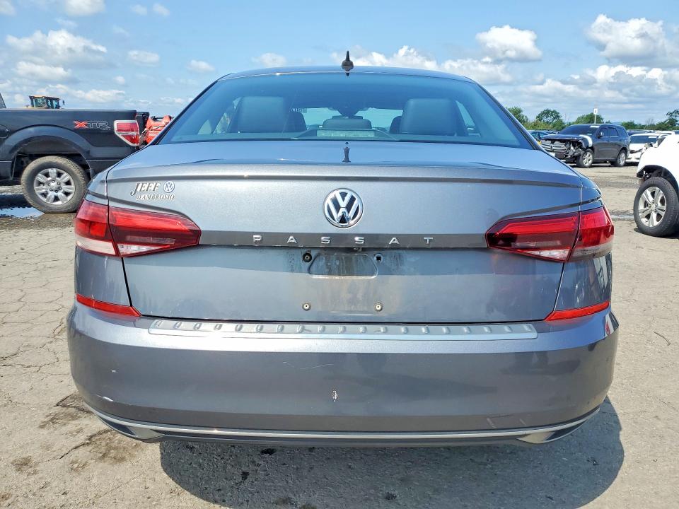 60749586 :رقم المزاد ، 1VWSA7A33MC001930 vin ، 2021 Volkswagen Passat مزاد بيع