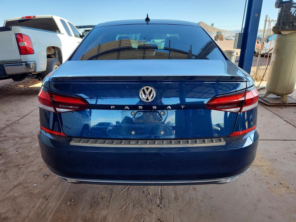 62542636 :رقم المزاد ، 1VWSA7A37NC005772 vin ، 2022 Volkswagen Passat مزاد بيع