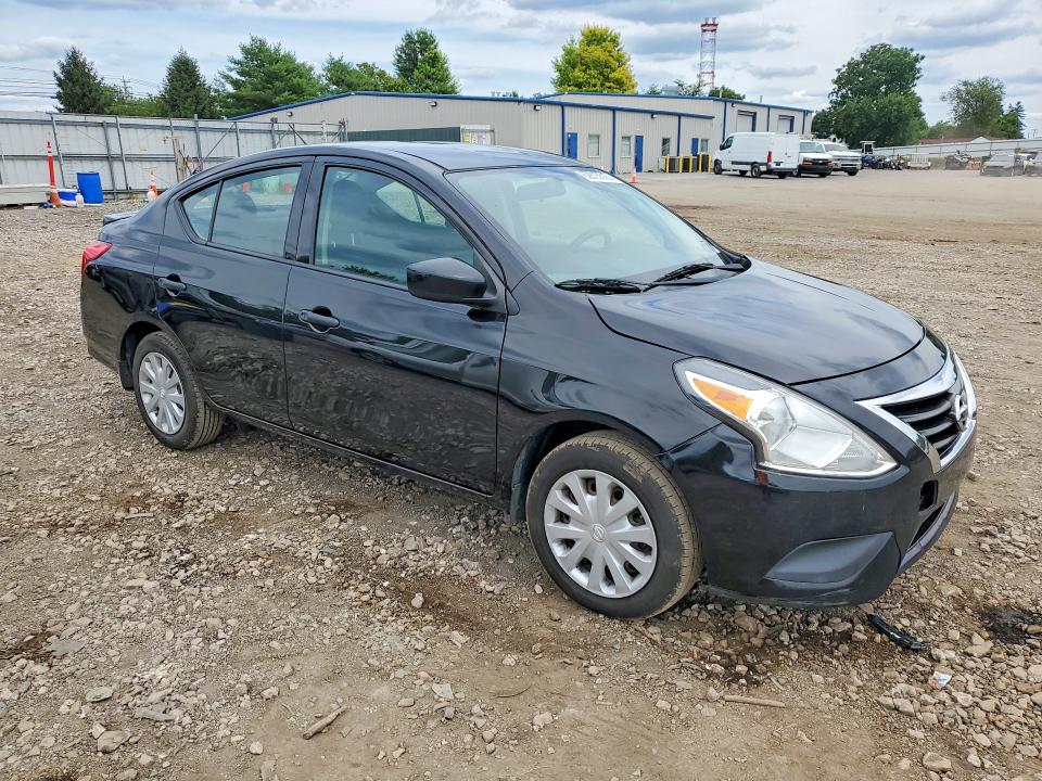 62813316 :رقم المزاد ، 3N1CN7AP1KL805954 vin ، 2019 Nissan Versa مزاد بيع