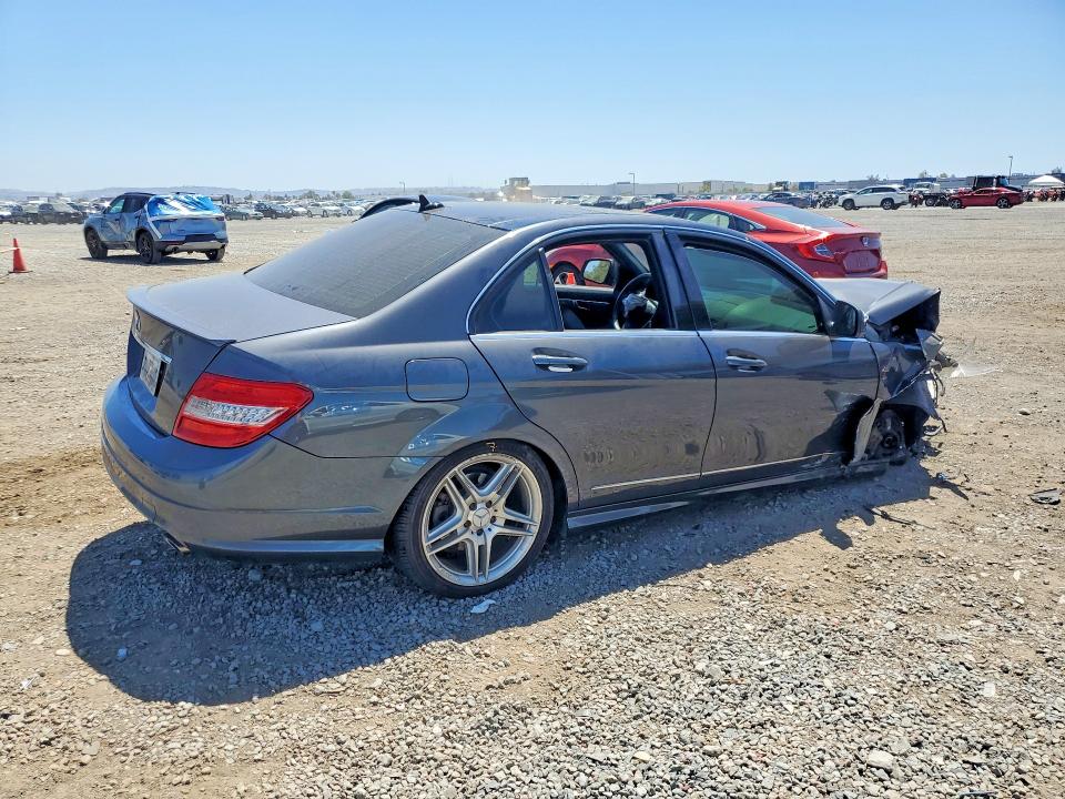 61431276 :رقم المزاد ، WDDGF56X79F240211 vin ، 2009 Mercedes-benz C مزاد بيع