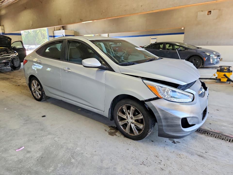 61214816 :رقم المزاد ، KMHCU4AEXEU767806 vin ، 2014 Hyundai Accent مزاد بيع