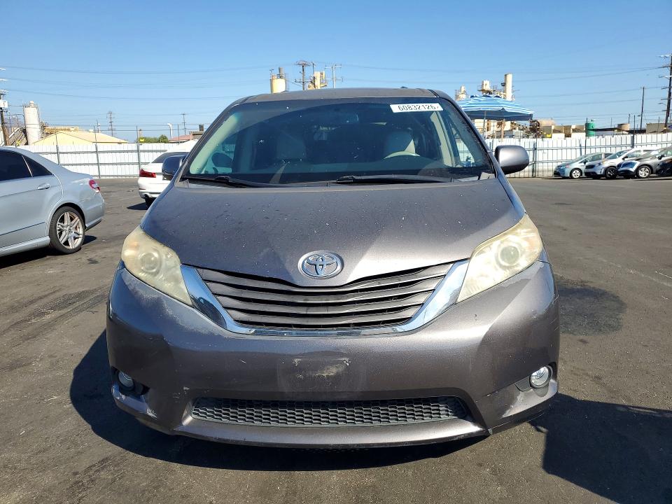 Aukcja sprzedaży 2011 Toyota Sienna, vin: 5TDYK3DC4BS049320, numer aukcji: 60832126