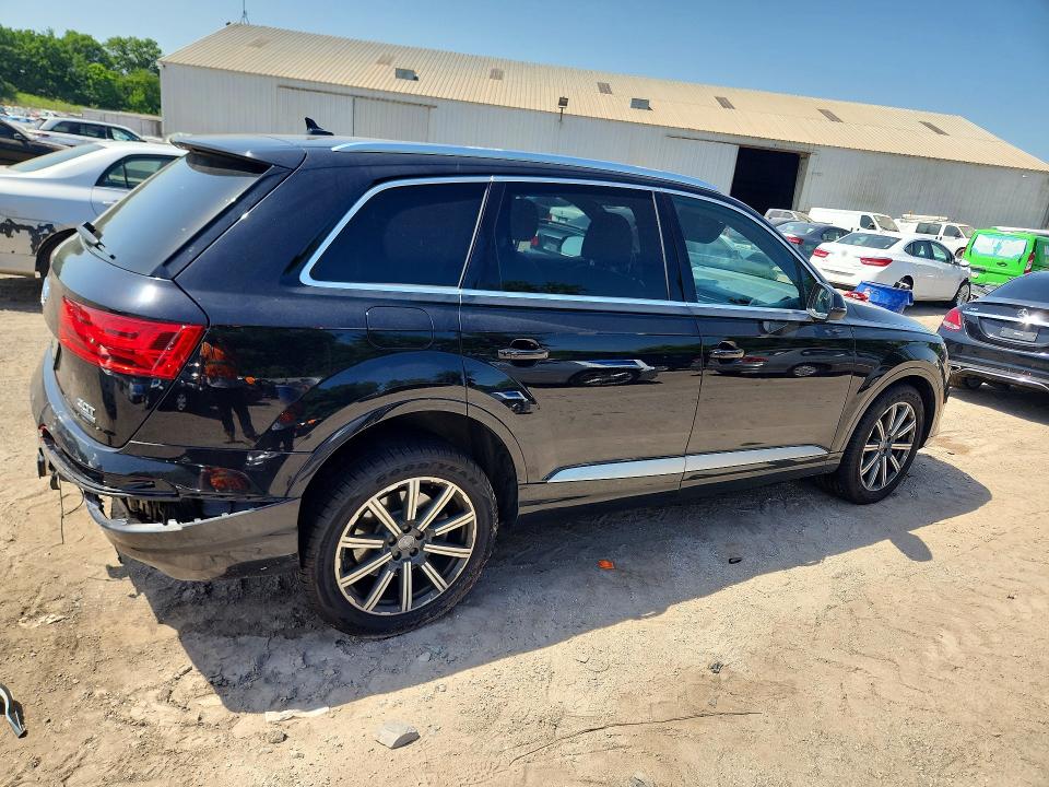 2017 Audi Q7 მანქანა იყიდება აუქციონზე, vin: WA1VAAF78HD052584, აუქციონის ნომერი: 59282396