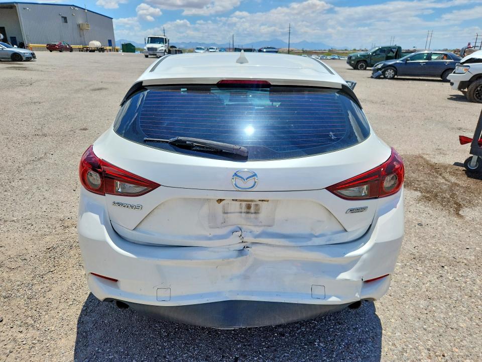 61811546 :رقم المزاد ، JM1BN1M33H1117467 vin ، 2017 Mazda 3 مزاد بيع