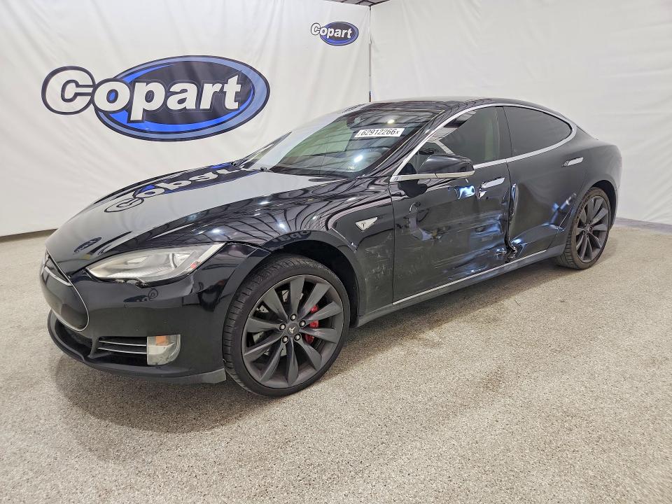 2014 Tesla Model S მანქანა იყიდება აუქციონზე, vin: 5YJSA1H19EFP45251, აუქციონის ნომერი: 62912266