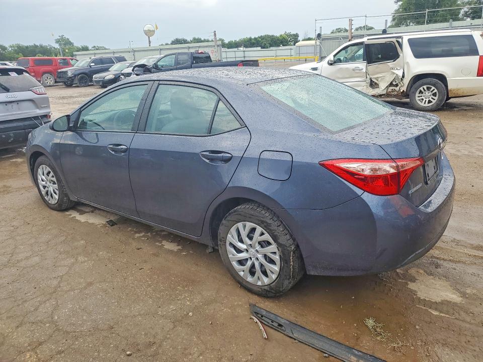63149756 :رقم المزاد ، 5YFBURHE8JP848653 vin ، 2018 Toyota Corolla مزاد بيع