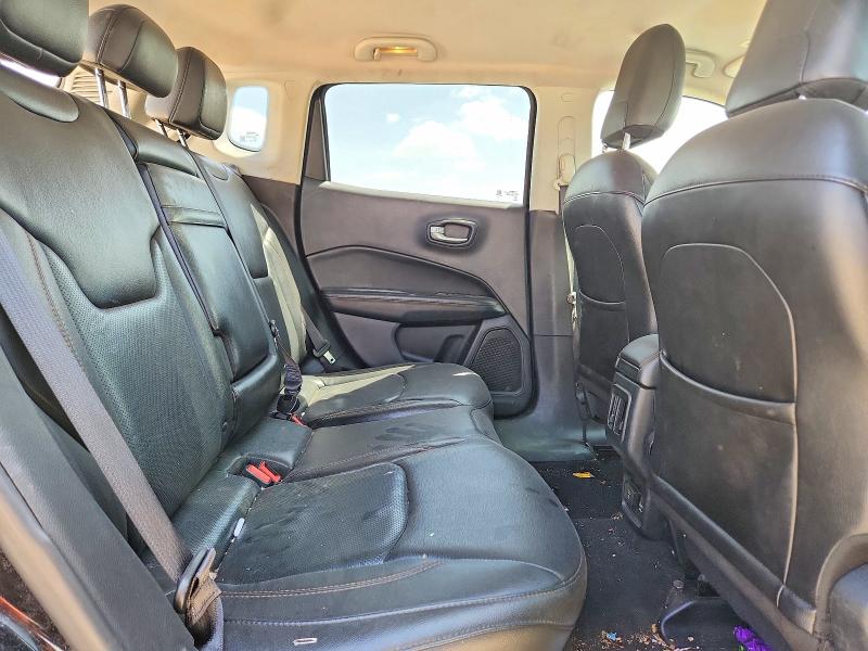 62266096 :رقم المزاد ، 3C4NJDCBXJT332510 vin ، 2018 Jeep Compass مزاد بيع