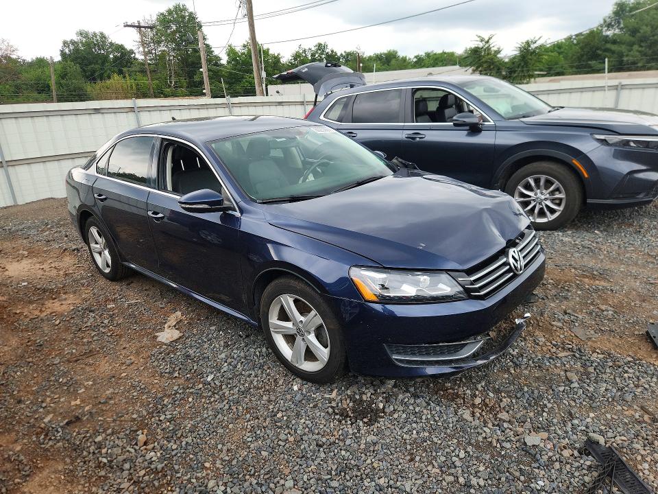 60230976 :رقم المزاد ، 1VWBP7A39CC090075 vin ، 2012 Volkswagen Passat مزاد بيع