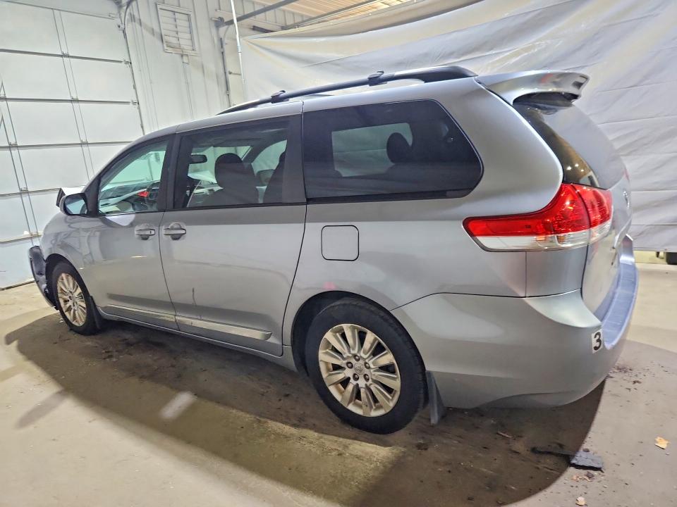 Aukcja sprzedaży 2011 Toyota Sienna, vin: 5TDJK3DC0BS020110, numer aukcji: 61243966