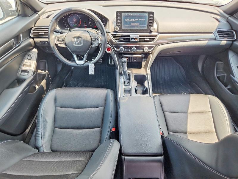 62746816 :رقم المزاد ، 1HGCV1F32JA093090 vin ، 2018 Honda Accord مزاد بيع