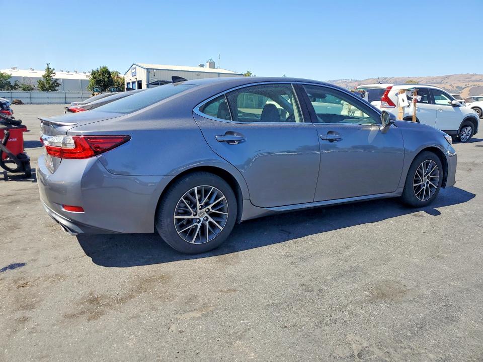 61406706 :رقم المزاد ، JTHBK1GG5H2251168 vin ، 2017 Lexus Es مزاد بيع