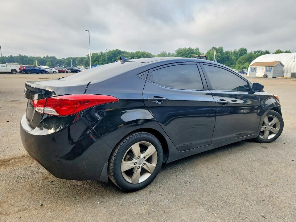 Продажа на аукционе авто 2012 Hyundai Elantra, vin: KMHDH4AE4CU475798, номер лота: 62900326