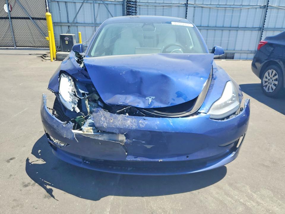 61602406 :رقم المزاد ، 5YJ3E1EB0KF421817 vin ، 2019 Tesla Model 3 مزاد بيع