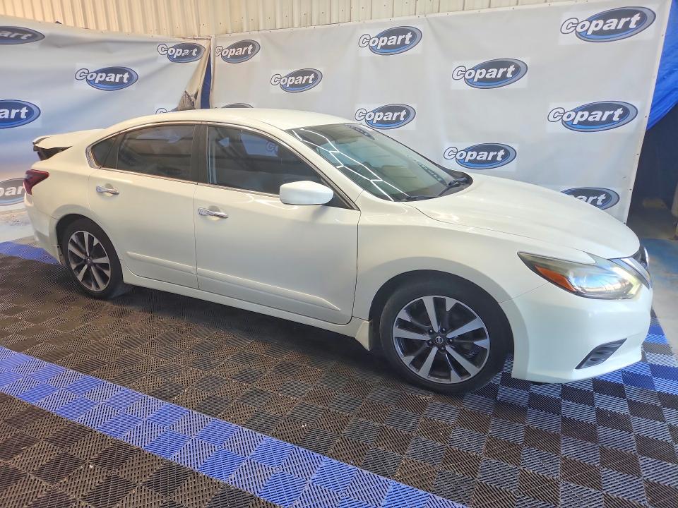Продаж на аукціоні авто 2017 Nissan Altima, vin: 1N4AL3APXHN315420, номер лоту: 61487536