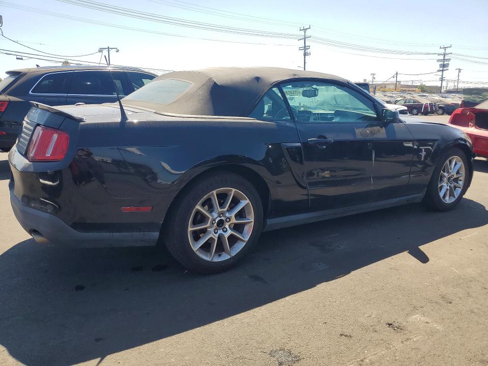60863876 :رقم المزاد ، 1ZVBP8EN1A5127395 vin ، 2010 Ford Mustang مزاد بيع