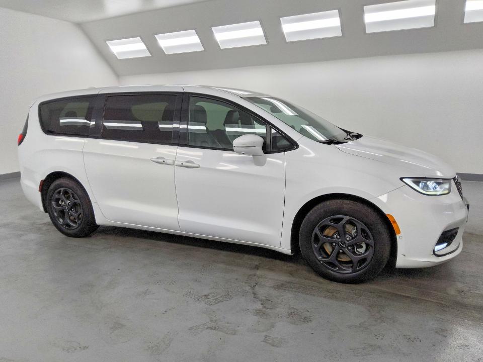 60687296 :رقم المزاد ، 2C4RC1L76NR134666 vin ، 2022 Chrysler Pacifica مزاد بيع
