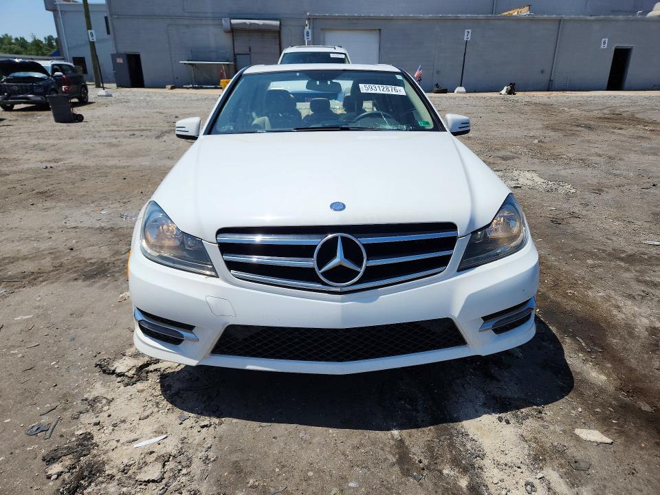 2014 Mercedes-benz C მანქანა იყიდება აუქციონზე, vin: WDDGF8AB2EA923339, აუქციონის ნომერი: 59312876
