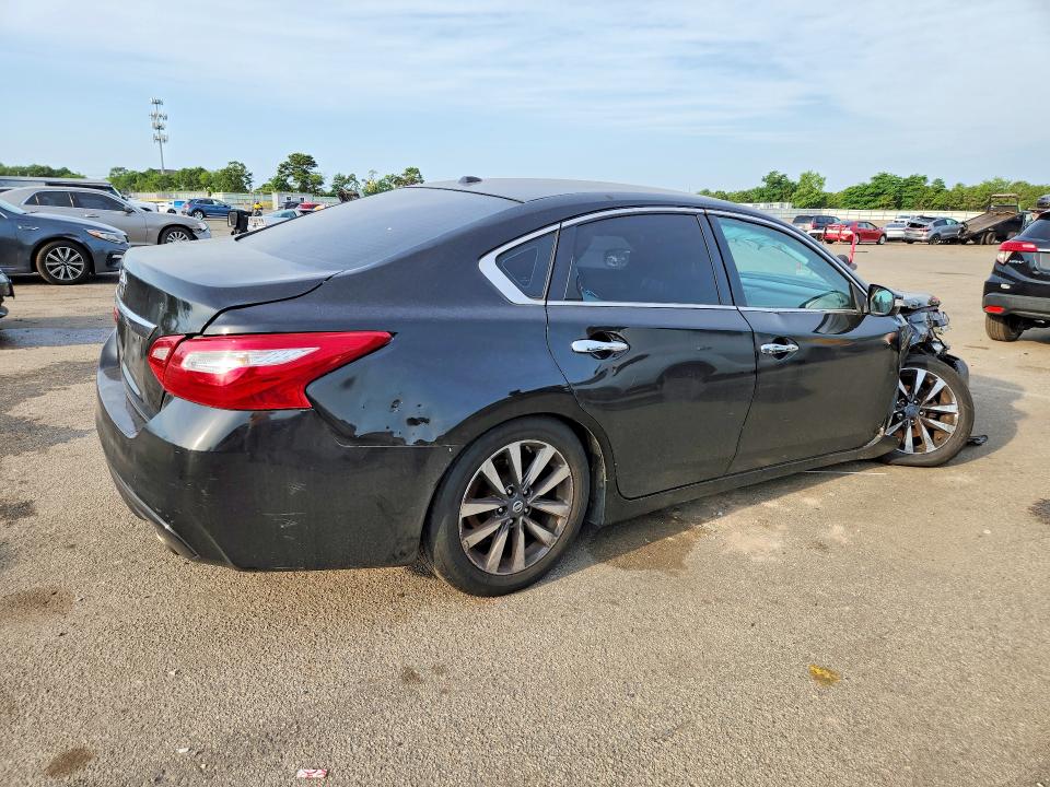 60791766 :رقم المزاد ، 1N4AL3AP7HC225704 vin ، 2017 Nissan Altima مزاد بيع