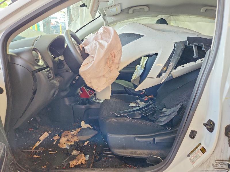 59596496 :رقم المزاد ، 3N1CN7AP0JL831945 vin ، 2018 Nissan Versa مزاد بيع