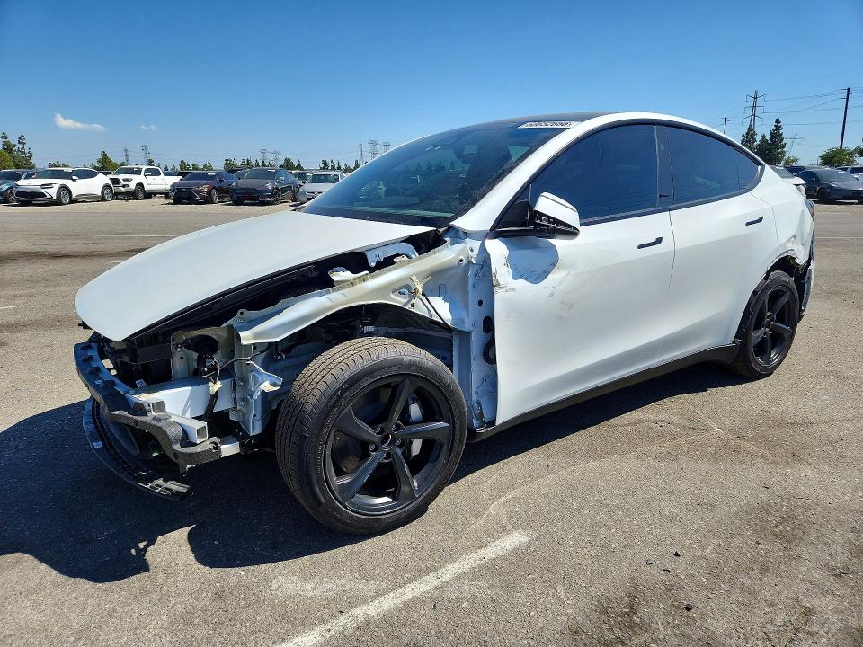 60652666 :رقم المزاد ، 7SAYGDEDXTF599810 vin ، 2026 Tesla Model Y مزاد بيع