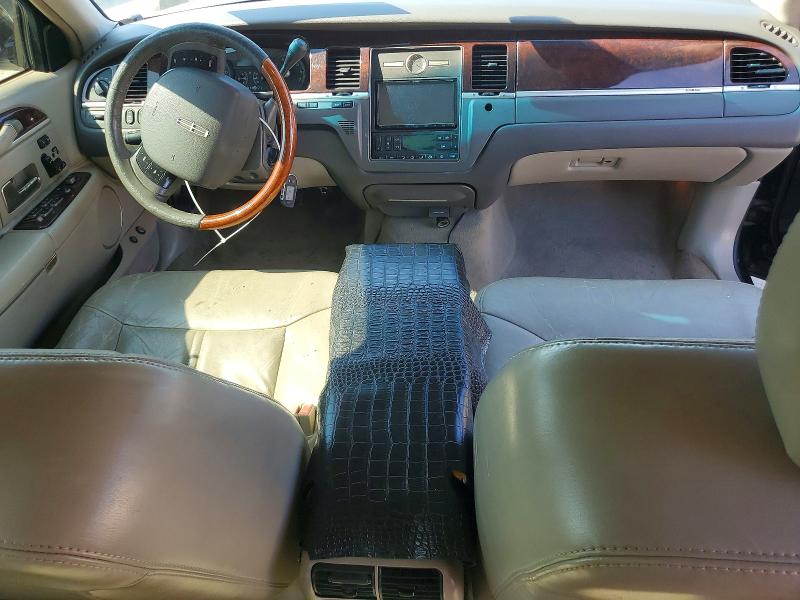 2007 Lincoln Town Car მანქანა იყიდება აუქციონზე, vin: 1LNHM82V47Y620310, აუქციონის ნომერი: 56536026