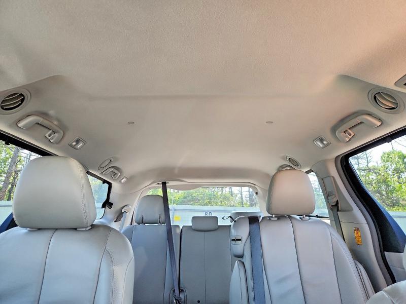 59097046 :رقم المزاد ، 5TDYK3DC2ES491517 vin ، 2014 Toyota Sienna مزاد بيع