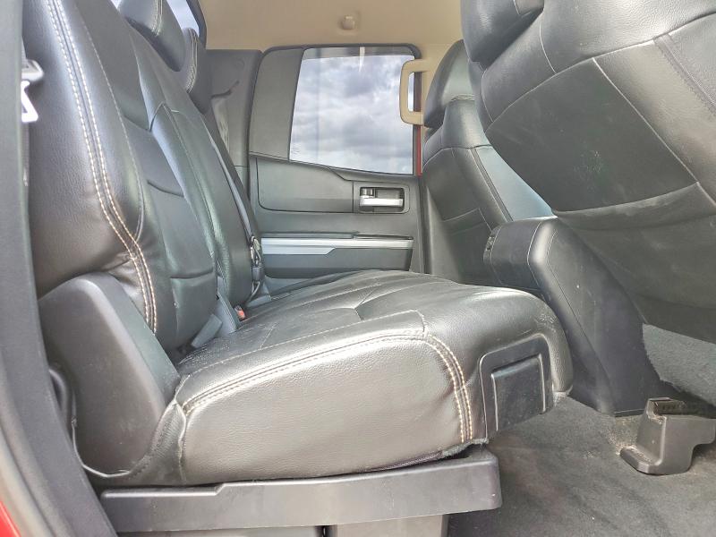 60626066 :رقم المزاد ، 5TFRM5F11JX126062 vin ، 2018 Toyota Tundra مزاد بيع