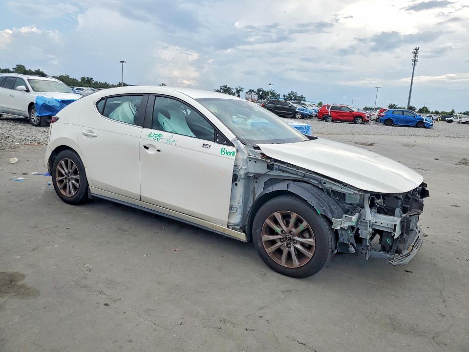 61549286 :رقم المزاد ، JM1BPAJL3M1310467 vin ، 2021 Mazda 3 مزاد بيع