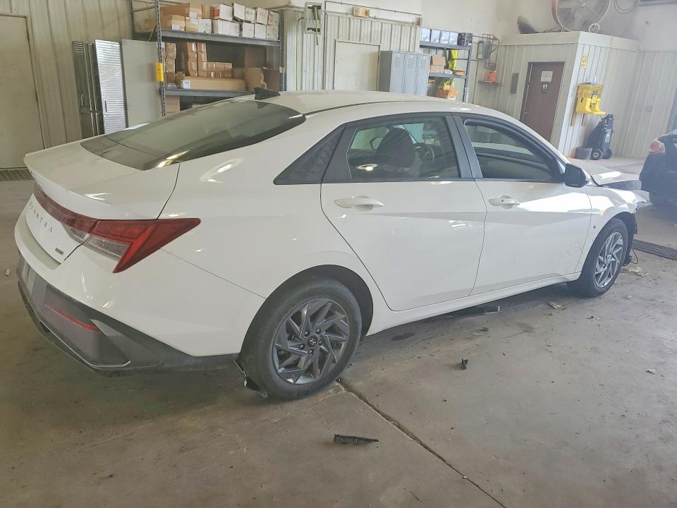 2024 Hyundai Elantra მანქანა იყიდება აუქციონზე, vin: KMHLM4DJ8RU114986, აუქციონის ნომერი: 62949586