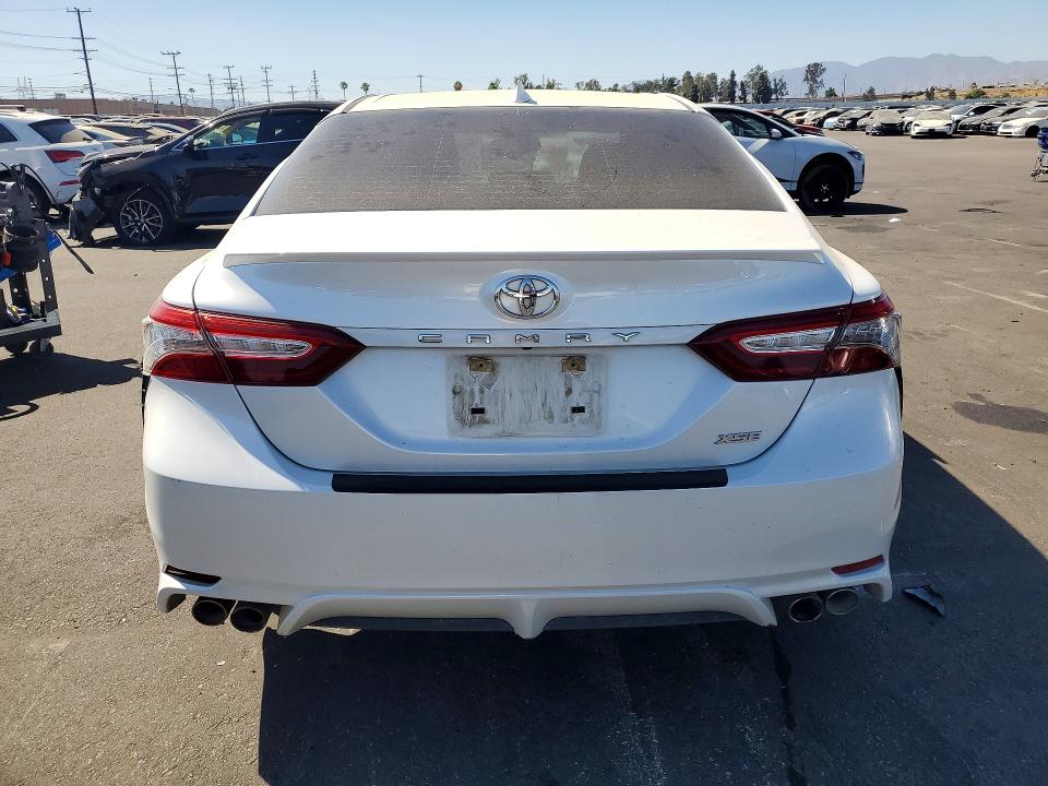 59676506 :رقم المزاد ، 4T1B61HK6KU796845 vin ، 2019 Toyota Camry مزاد بيع