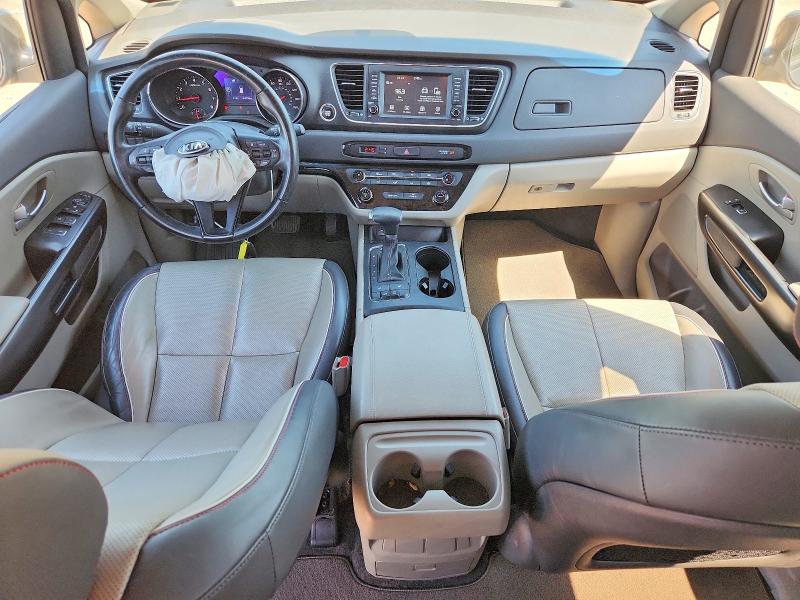 61176206 :رقم المزاد ، KNDMB5C15H6314894 vin ، 2017 Kia Sedona مزاد بيع