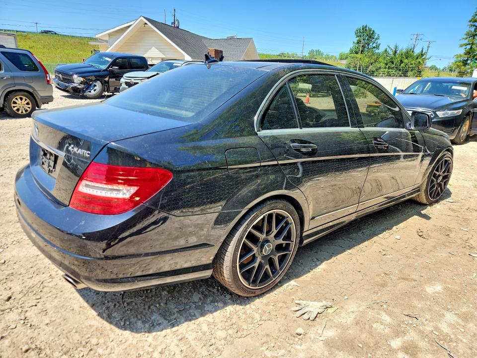 63137406 :رقم المزاد ، WDDGF81X79F271385 vin ، 2009 Mercedes-benz C مزاد بيع