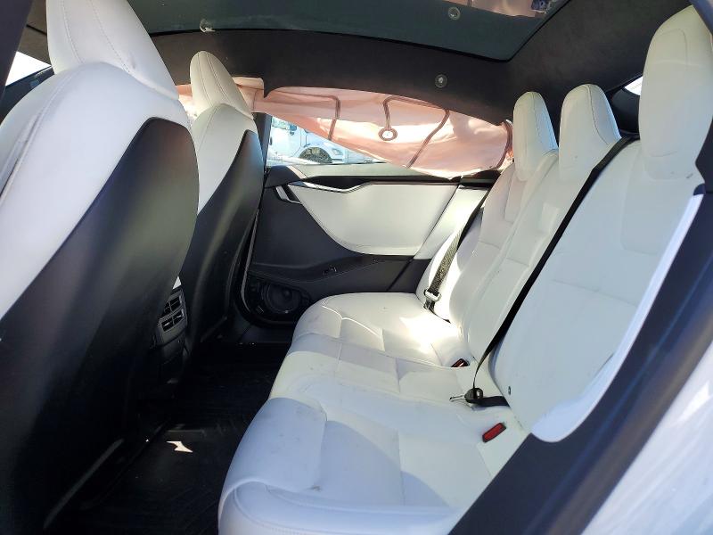 62273266 :رقم المزاد ، 5YJSA1E27LF415814 vin ، 2020 Tesla Model S مزاد بيع