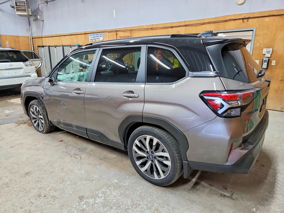 61068016 :رقم المزاد ، JF2SLSTD3SH427804 vin ، 2025 Subaru Forester مزاد بيع