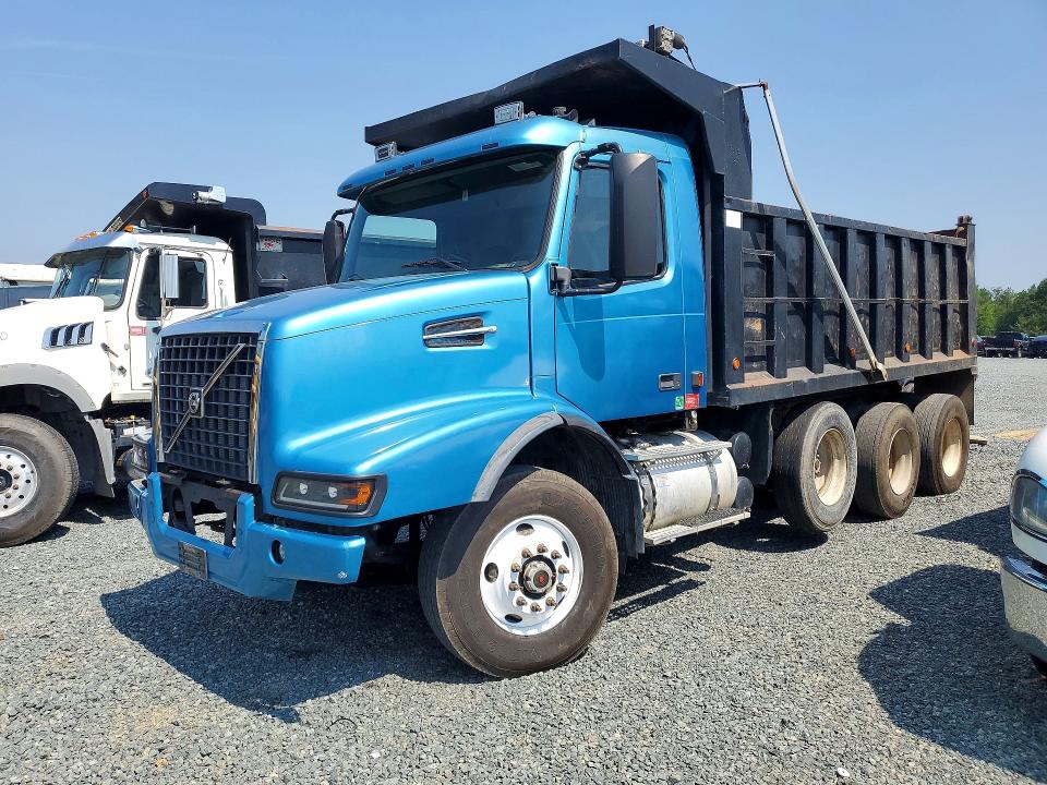 Продаж на аукціоні авто 2002 Volvo Vhd, vin: 4V5K99UF32N310912, номер лоту: 61794946