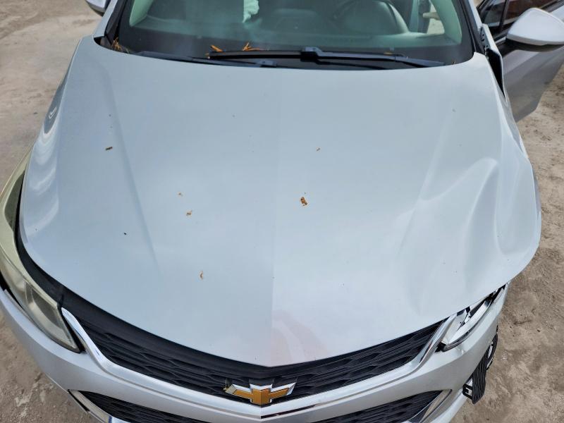 62992236 :رقم المزاد ، 1G1BC5SM1J7175310 vin ، 2018 Chevrolet Cruze مزاد بيع
