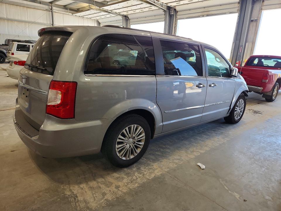61762616 :رقم المزاد ، 2C4RC1CG0FR646585 vin ، 2015 Chrysler Town & Country مزاد بيع