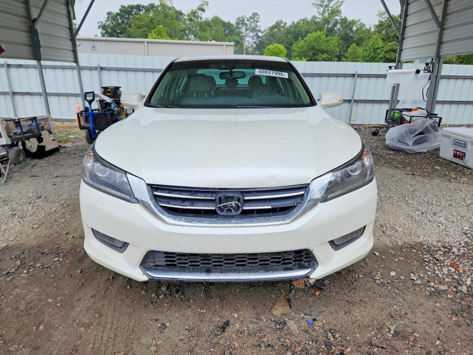 Продаж на аукціоні авто 2015 Honda 5500ppg, vin: 1HGCR2F85FA260085, номер лоту: 60847996