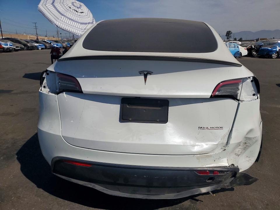 61442986 :رقم المزاد ، 7SAYGDEF6RF128103 vin ، 2024 Tesla Model Y مزاد بيع