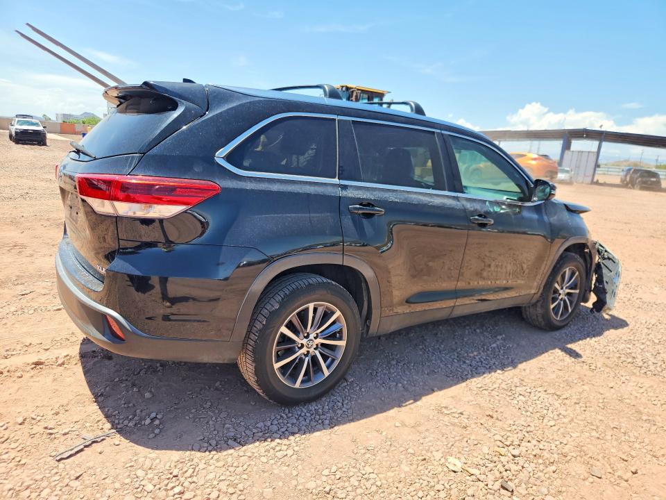 2019 Toyota Highlander მანქანა იყიდება აუქციონზე, vin: 5TDKZRFH4KS559213, აუქციონის ნომერი: 60185926