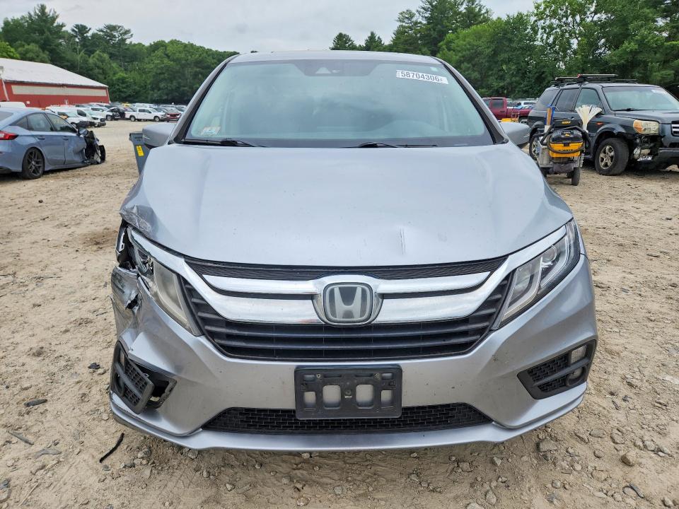 58704306 :رقم المزاد ، 5FNRL6H75JB054884 vin ، 2018 Honda Odyssey مزاد بيع