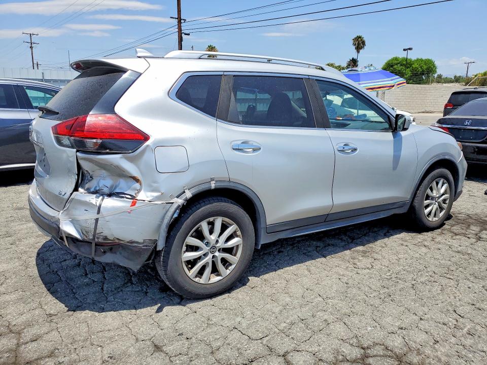 Продаж на аукціоні авто 2017 Nissan Rogue, vin: JN8AT2MT8HW396011, номер лоту: 61789776