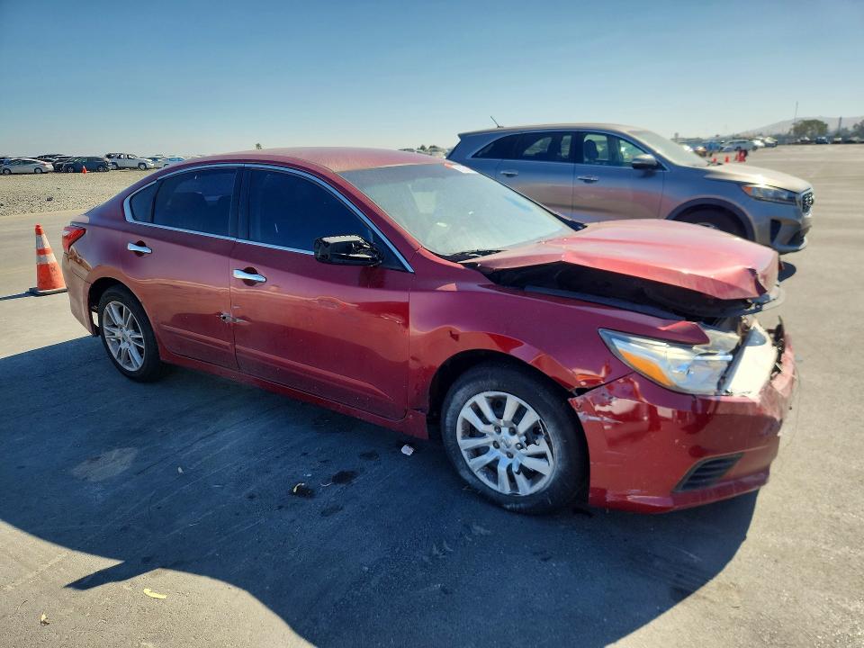 Продаж на аукціоні авто 2017 Nissan Altima, vin: 1N4AL3AP7HN338802, номер лоту: 63253046